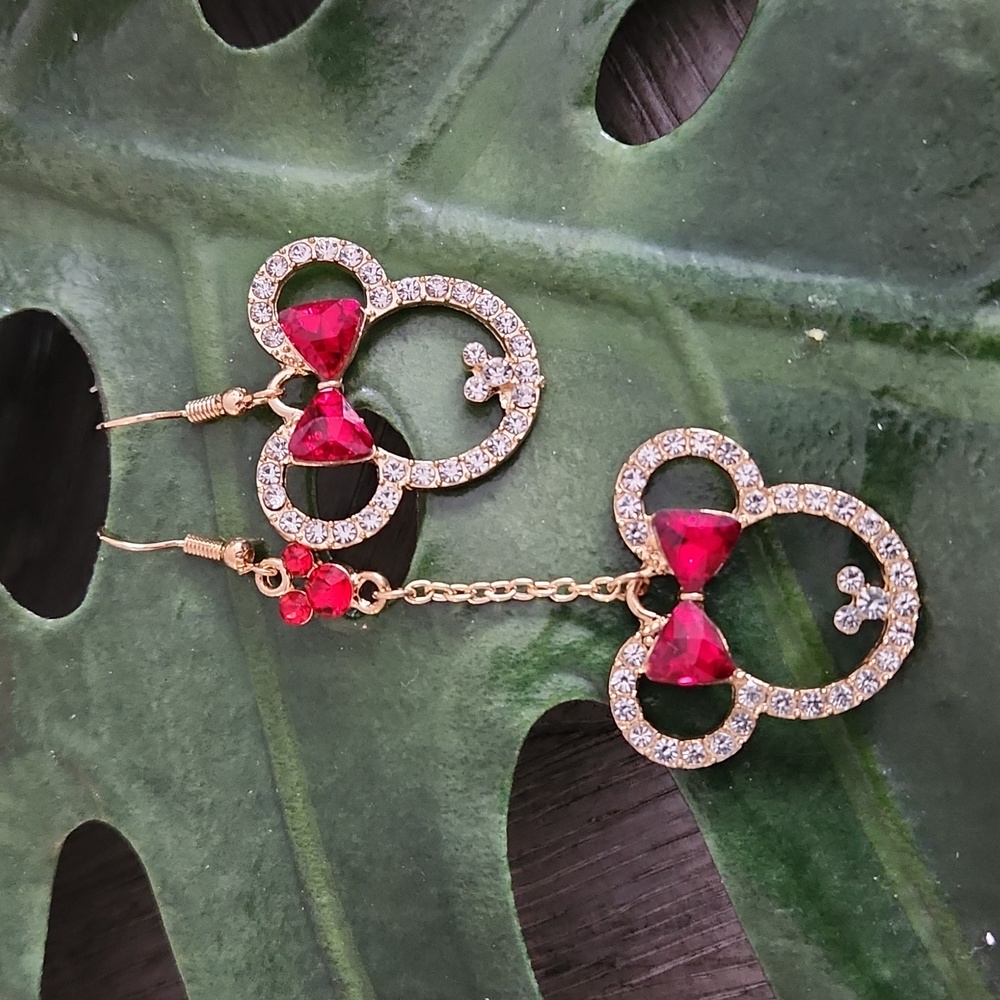NWT MINNIE MOUSE FASHION EARRINGS - GOLD TONE/RED